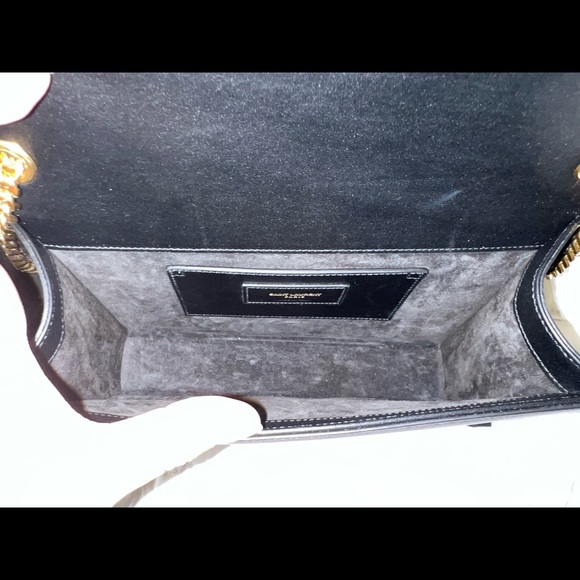 Saint Laurent Smooth Calfskin
medium Monogram Kate shoulder bag - Picture 7 of 8